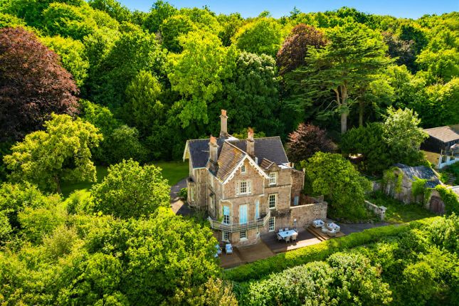 6 bed property, in Woodlands Road, £2,950,000