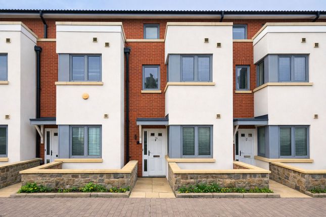 3 bed property, in Barton Road, £475,000