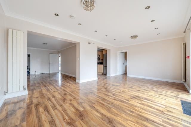 4 bed property, in Cippenham Lane, £599,950