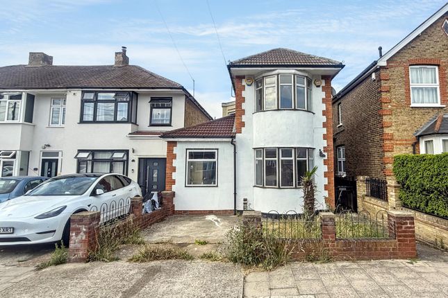 3 bed property, in Edmund Road, £295,000