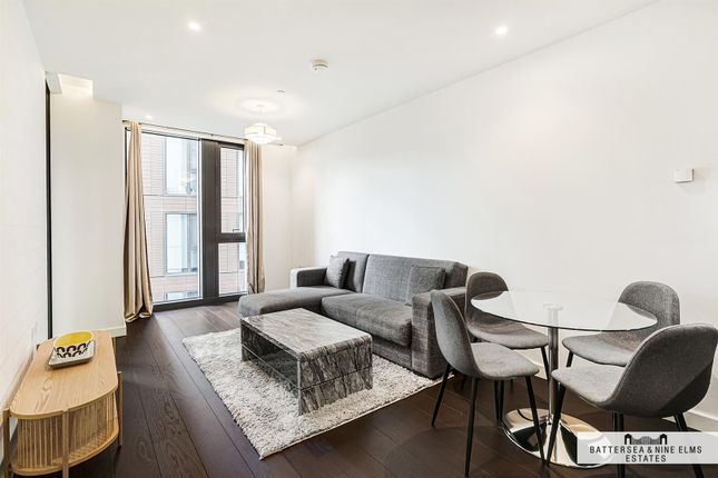 1 bed property, in Damac Tower, £560,000