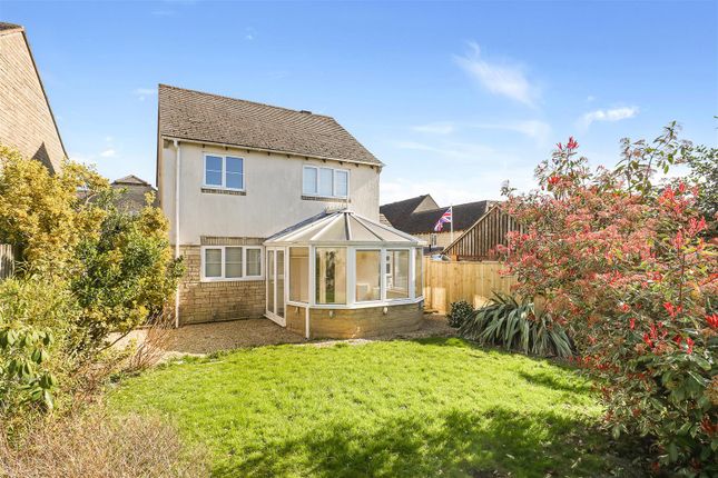 4 bed property, in Stonecote Ridge, £450,000