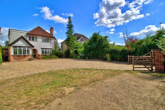 4 bed property, in Finchampstead Road, £975,000
