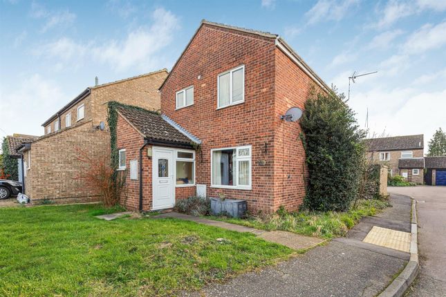 3 bed property, in Tower Close, £325,000