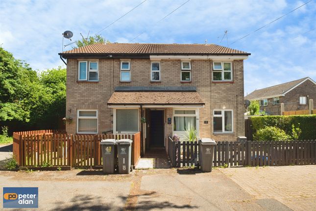 1 bed property, in Cornish Close, £160,000