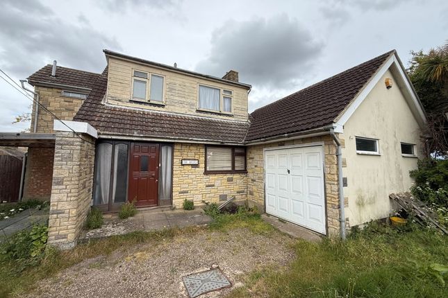 4 bed property, in The Shires, £325,000