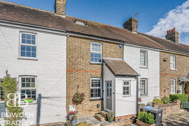 3 bed property, in Aukingford Gardens, £475,000