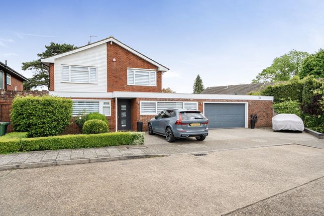 4 bed property, in Greenacres Drive, £1,250,000