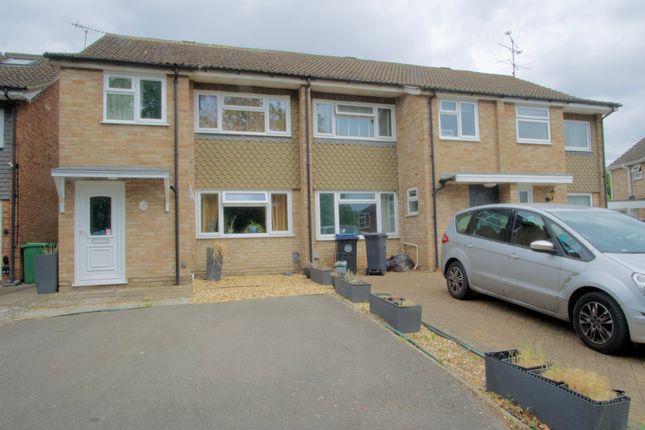 4 bed property, in Leonard Close, £475,000