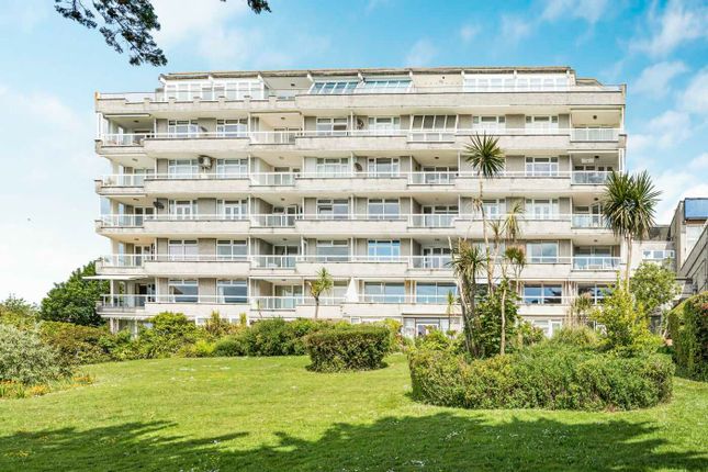 2 bed property, in Park Hill Road, £310,000