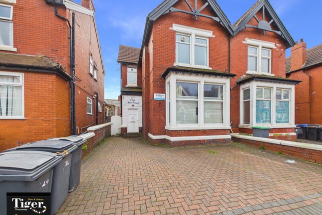 5 bed property, in Reads Avenue, £190,000