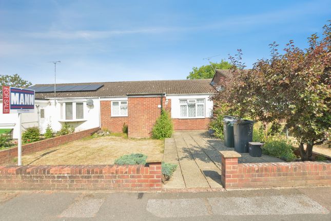 2 bed property, in Bath Road, £220,000