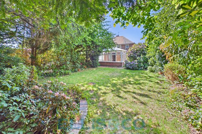 4 bed property, in Estridge Way, £600,000
