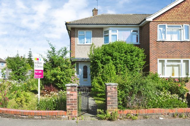 3 bed property, in Rockfield Avenue, £490,000