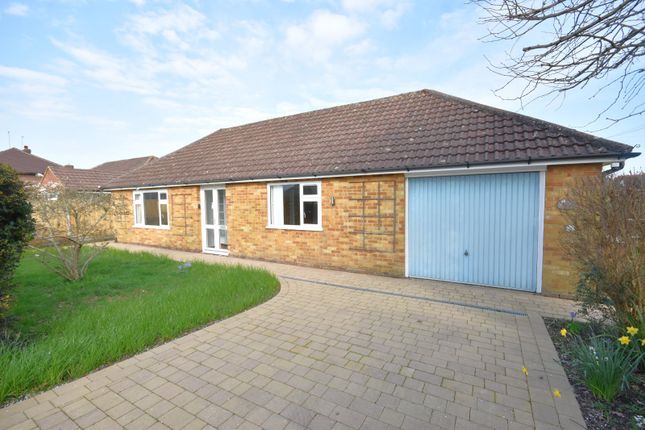 2 bed property, in Horley, £450,000