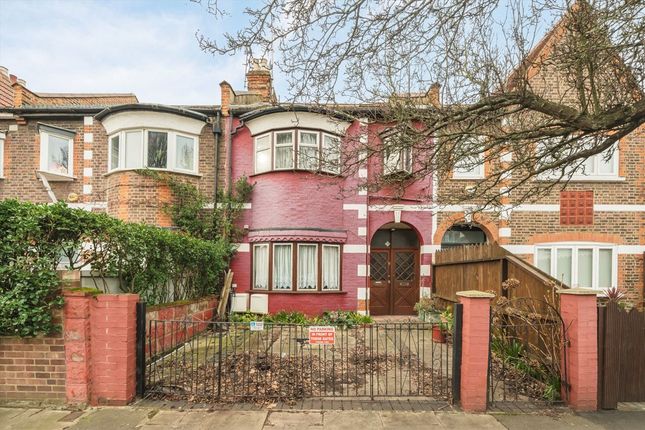 4 bed property, in Dordrecht Road, £800,000