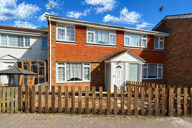 3 bed property, in Waterside View, £200,000