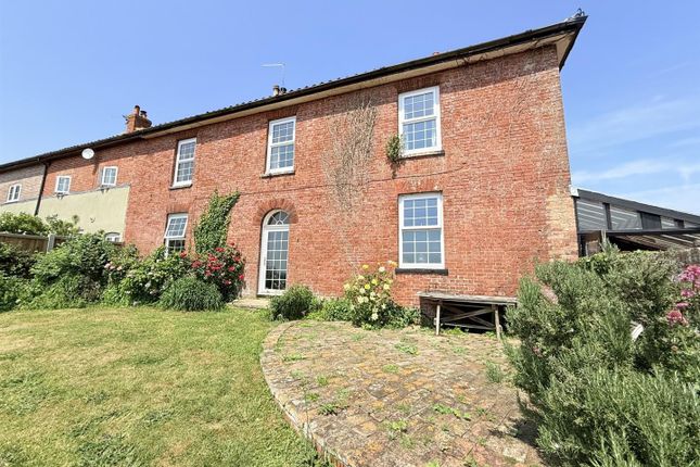 4 bed property, in Mautby Lane, £865,000