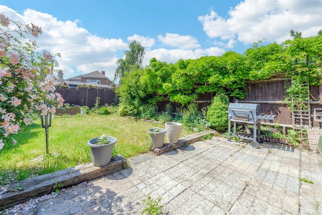2 bed property, in Shepherd Street, £325,000