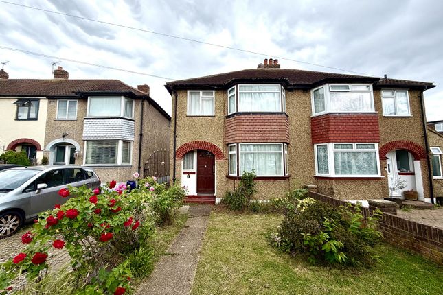 3 bed property, in Devon Way, £450,000