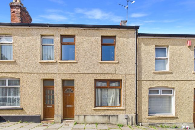2 bed property, in Fryatt Street, £185,000