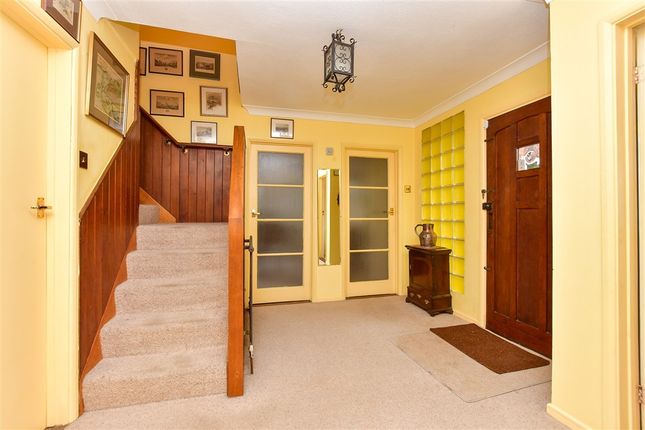 6 bed property, in Lords Wood Lane, £500,000