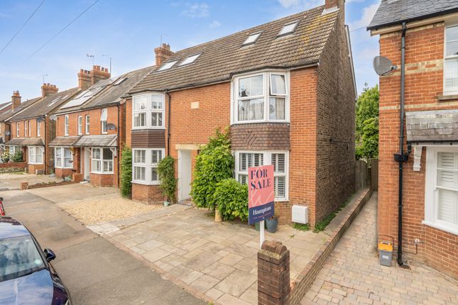 2 bed property, in Swindon Road, £575,000