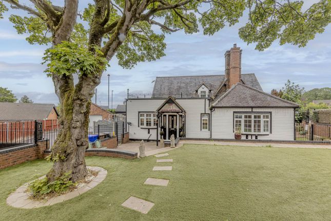 3 bed property, in Critchlow Court, £350,000