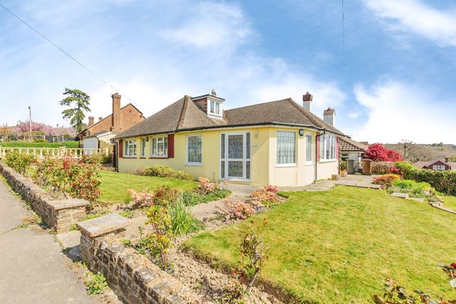4 bed property, in Oakwood Close, £400,000