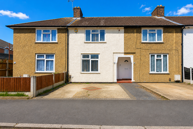 3 bed property, in Hewett Road, £385,000
