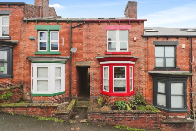 3 bed property, in Guest Road, £315,000