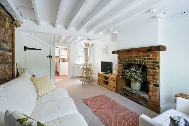 1 bed property, in Titsey Road, £290,000