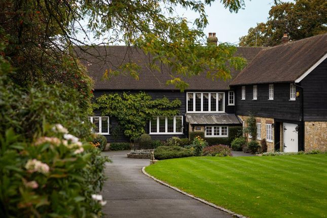 5 bed property, in Woodhill Lane, £2,500,000