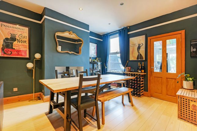 3 bed property, in Ball Road, £280,000