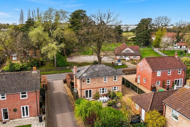 4 bed property, in Station Road, £400,000
