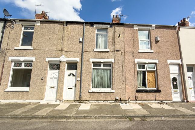 3 bed property, in 29 Charterhouse Street, £5,000