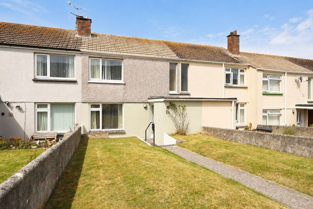 2 bed property, in Mount Batten Close, £229,950