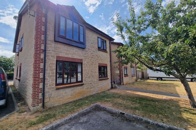 1 bed property, in Vanguard Court, £87,500