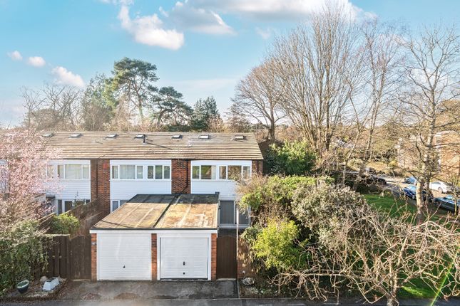 3 bed property, in Lingwood Close, £375,000