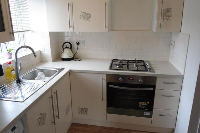1 bed property, in Spring Grove, £314,950