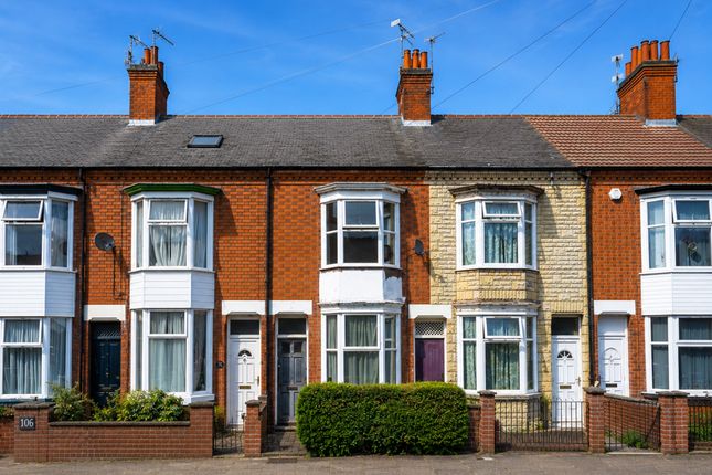 2 bed property, in Hopefield Road, £130,000