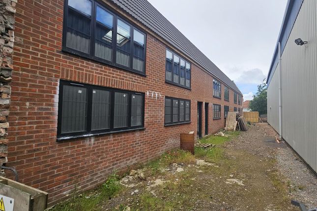 Studio, in Development Opportunity - Lodge Road, £850,000