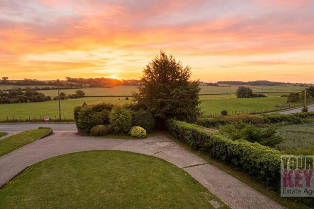 4 bed property, in Canterbury Road, £900,000