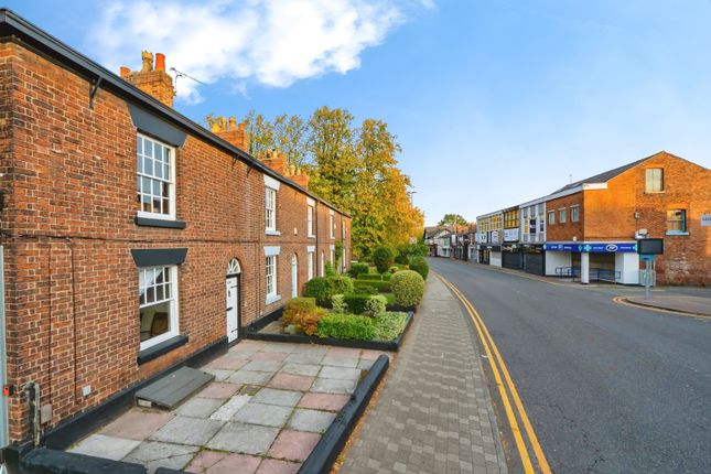 2 bed property, in London Road, £285,000