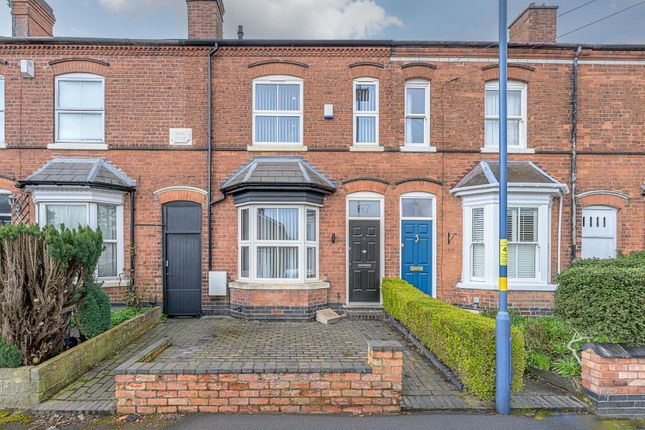 3 bed property, in Wood Lane, £495,000