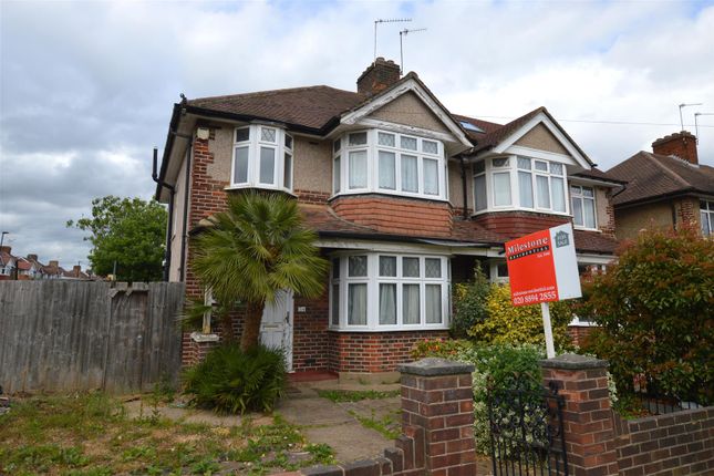 3 bed property, in Whitton Dene, £599,950