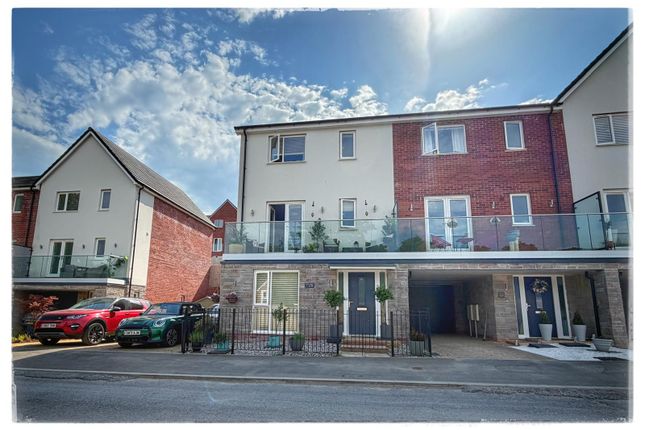 4 bed property, in Ffordd Yr Olchfa, £465,000