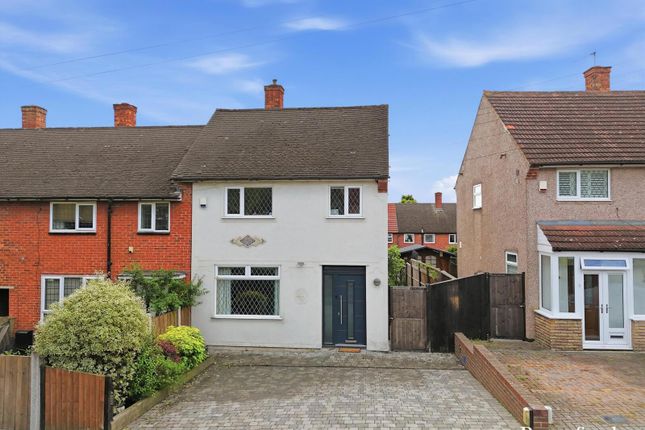 3 bed property, in Tring Gardens, £425,000