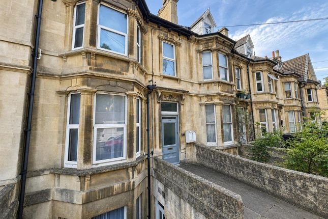1 bed property, in London Road West, £210,000