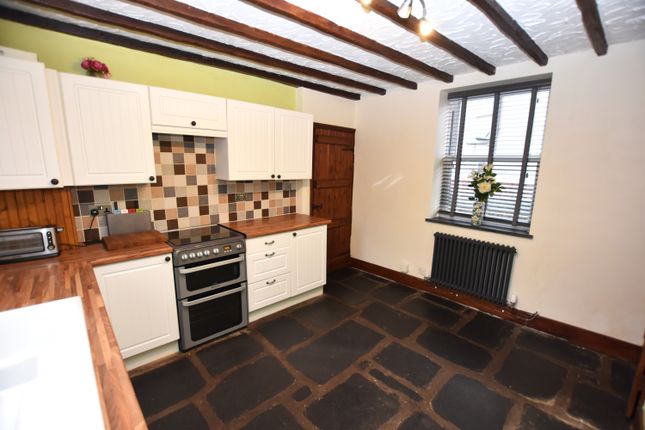 3 bed property, in Tarnside, £190,000